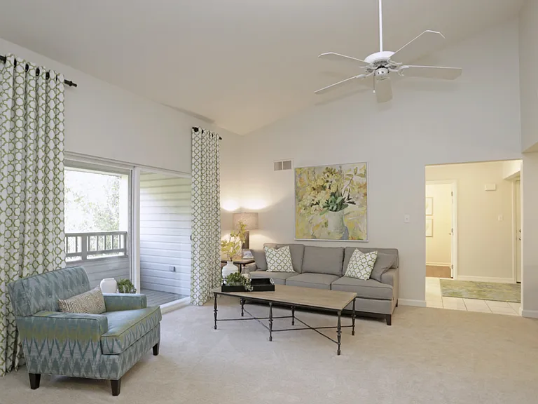 Lakemont Apartments — Photo 57