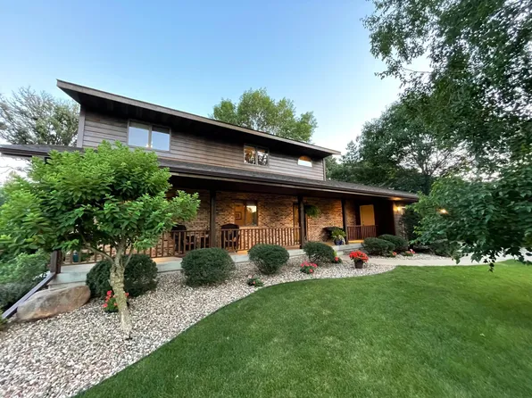 907 22nd Ave SW, Austin, MN 55912