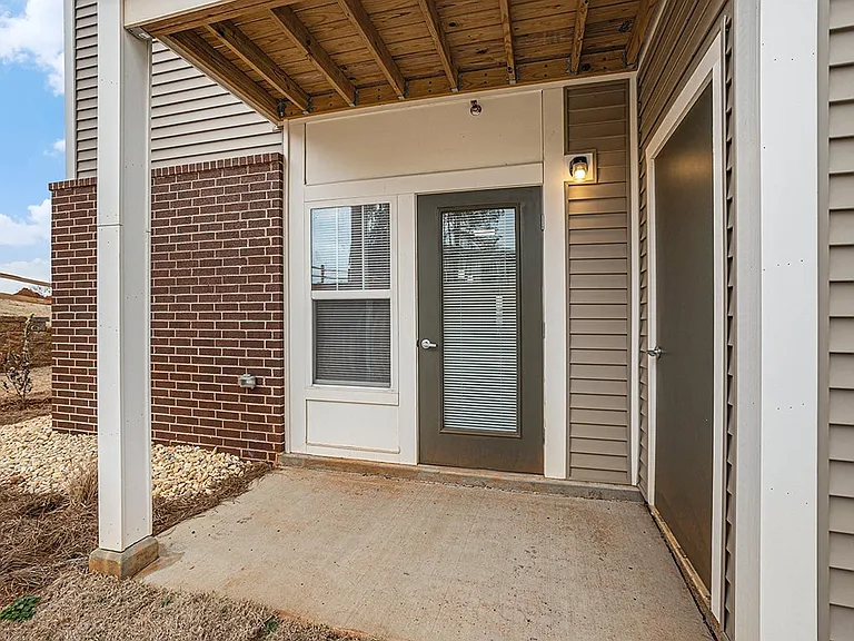 The Grove Apartment Homes — Photo 21