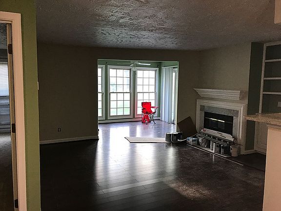 3rd image of 12010 Ridge Knoll Dr Unit 606B