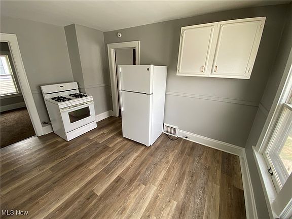 3rd image of 3118 Tampa Ave