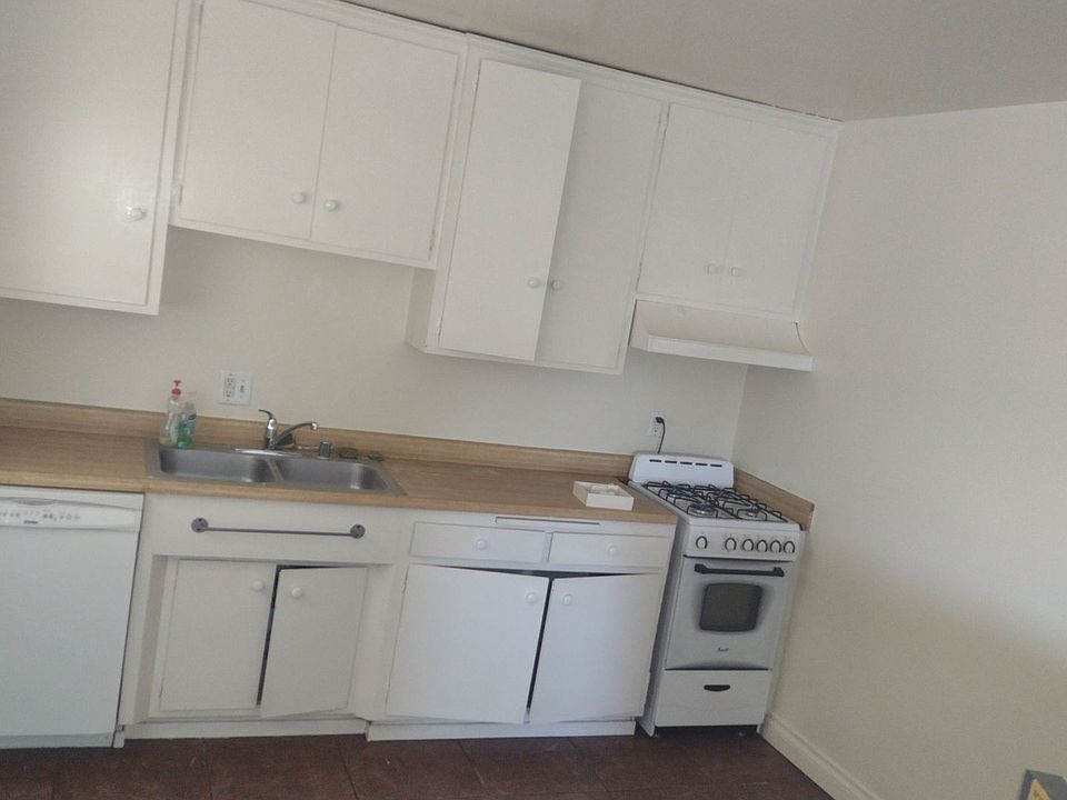 1st image of 228 W Spazier Ave #J