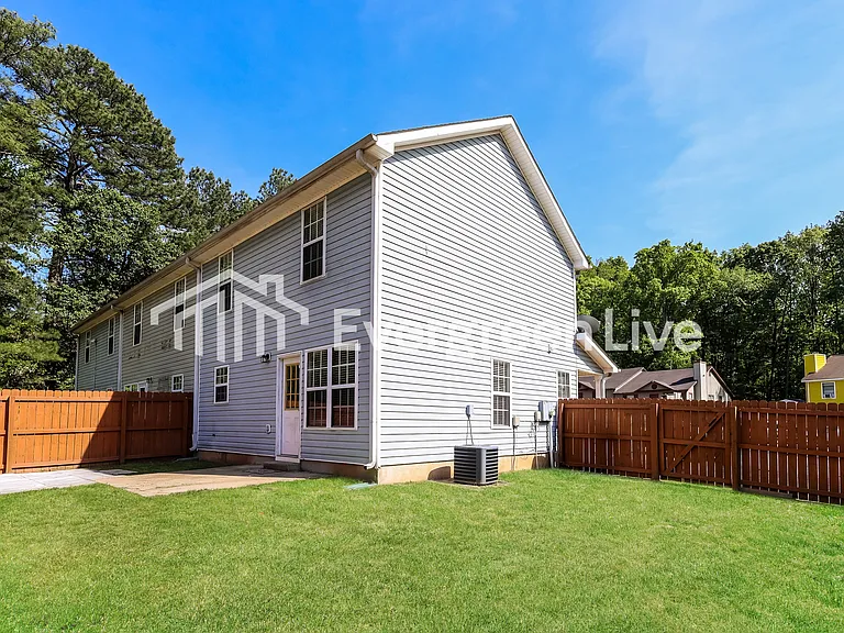 947 Windwood Ct — Photo 15