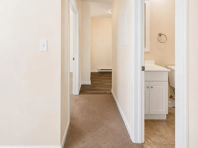 124 W Potomac St — Photo 3