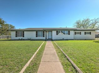 3504 Lakeshore Dr, Weatherford, TX 76087