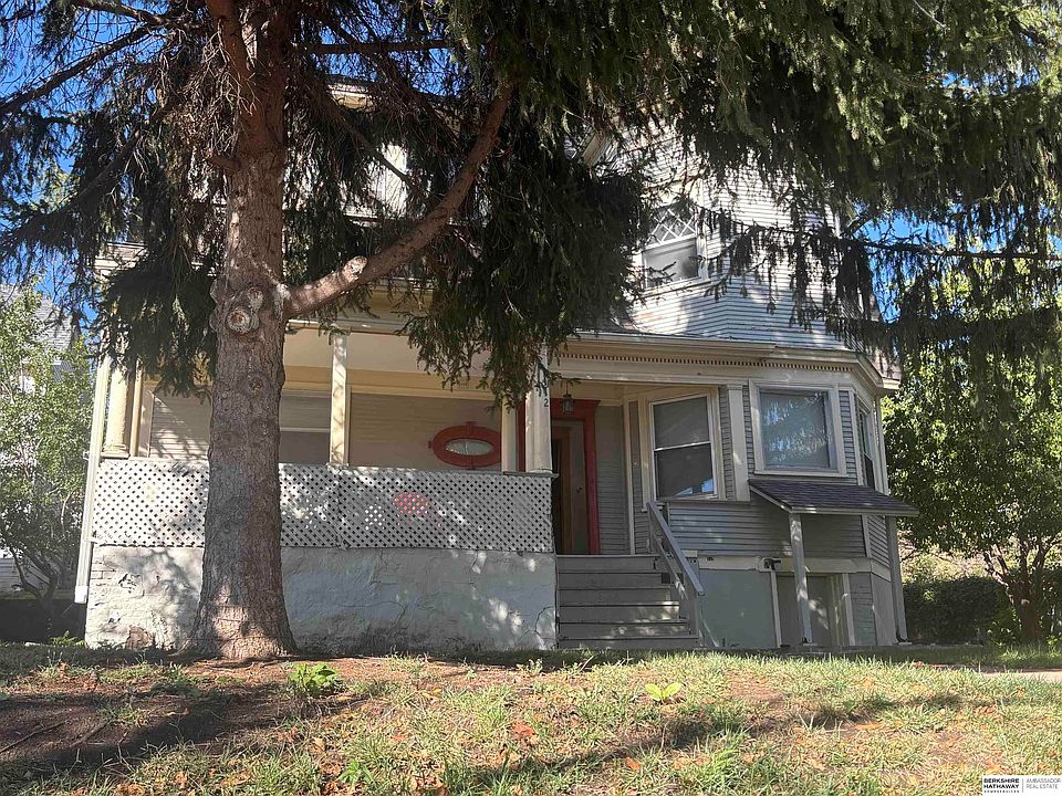 1st image of 112 N 38th Ave
