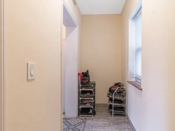 3817 Oceanic Avenue image 22 of 37