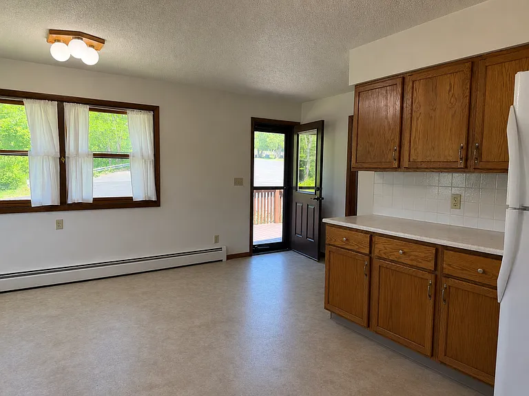 131 S Main St — Photo 3