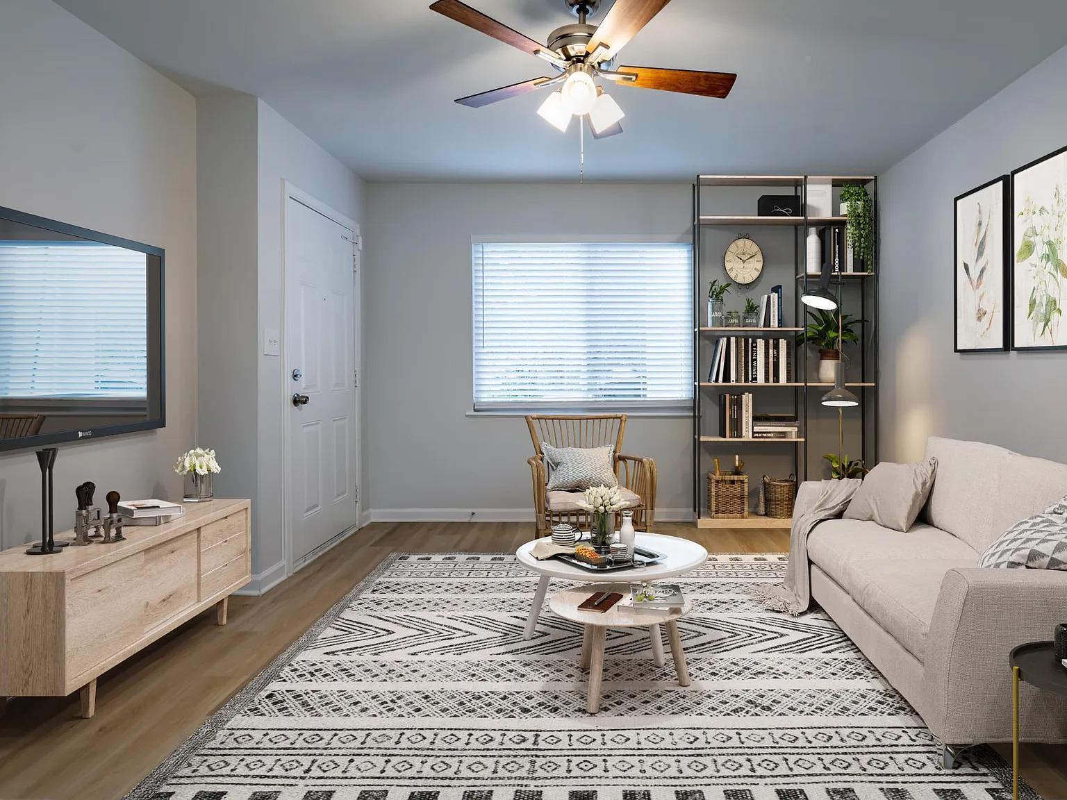 2 bed, 900 sqft, $1,550 — Photo 2