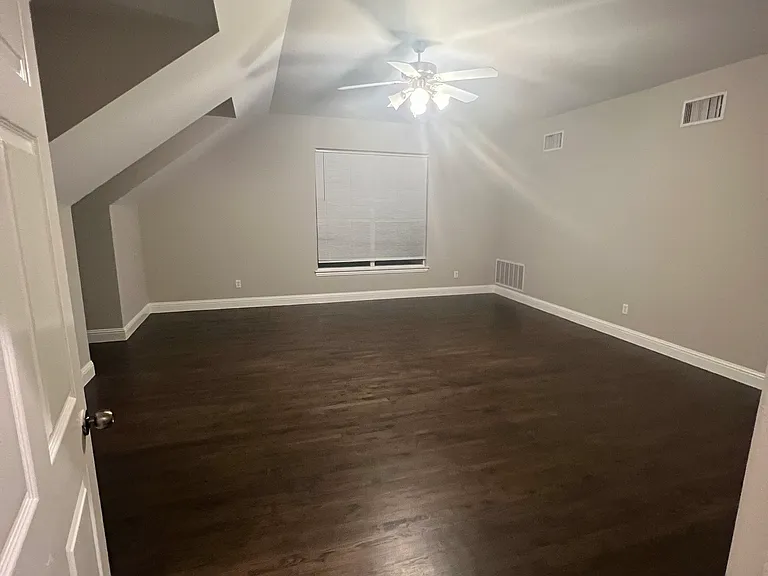 313 Timbercreek Ct — Photo 5