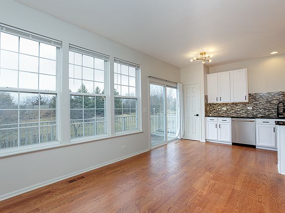 5th image of 720 Thornbury Rd