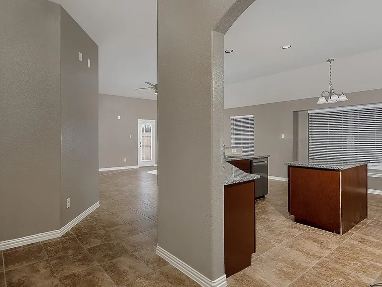 9606 Arched Oak Dr — Photo 6