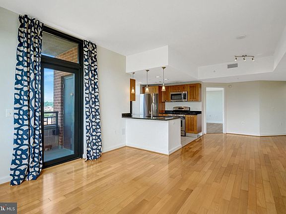 4th image of 2451 Midtown Ave #1319