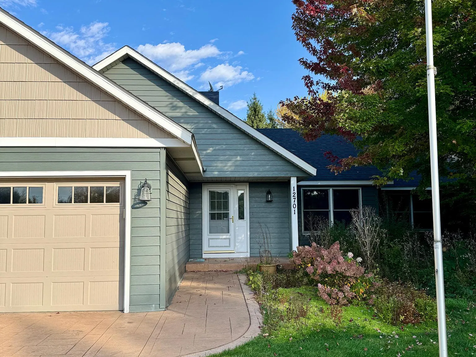 3 bed, 2.5 bath, 1549 sqft, $3,000 — Photo 3
