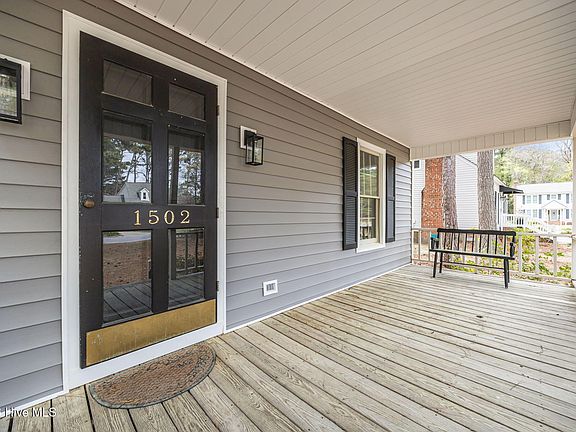 4th image of 1502 Hollybriar Lane