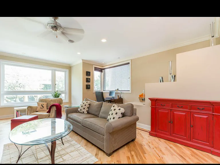 1523 W Huron St #2 — Photo 5