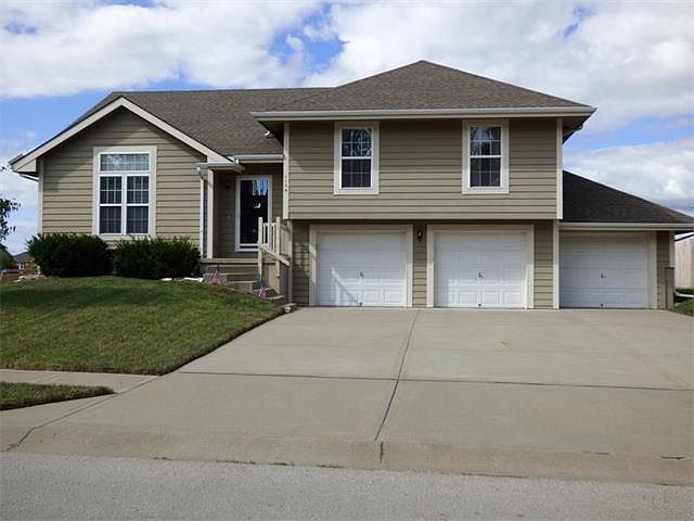 1st image of 1104 Buttercup St