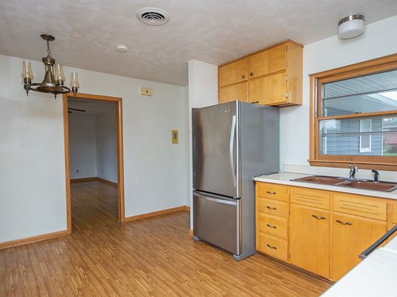 4th image of 4814 W Main St