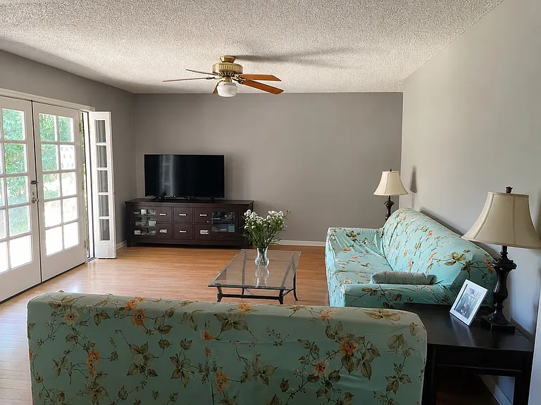 1203 Colby Dr — Photo 5