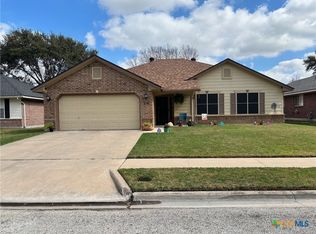 210 Nantucket Ave, Victoria, TX 77904
