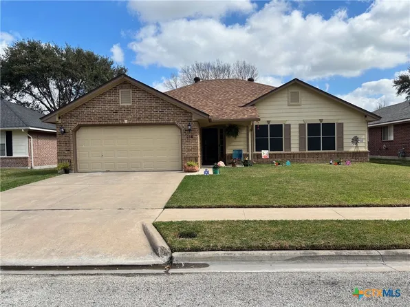 210 Nantucket Ave, Victoria, TX 77904