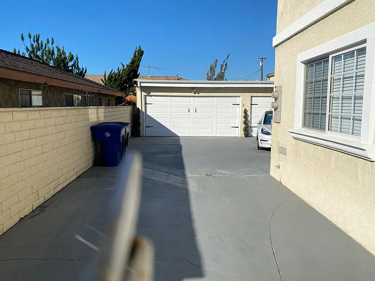 2937 W Carson St — Photo 2