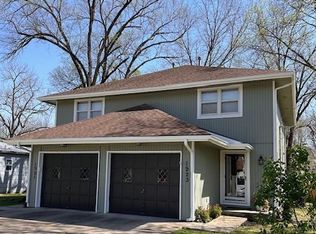 1521 Ottawa St, Leavenworth, KS 66048