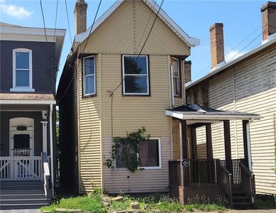 1425 3rd Ave, Beaver Falls, PA, 15010