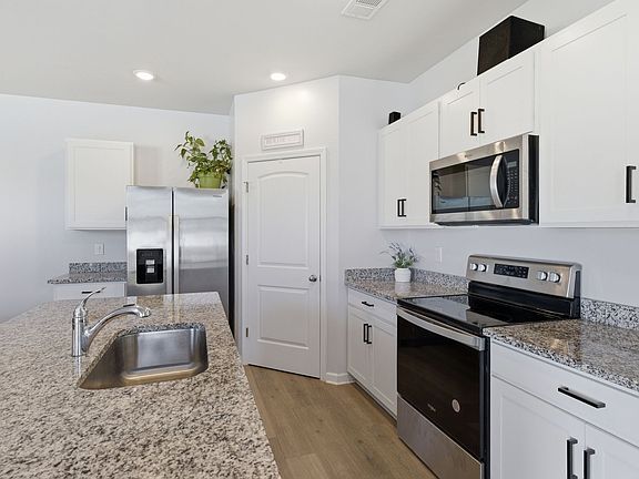 4th image of 178 Olivia Cir