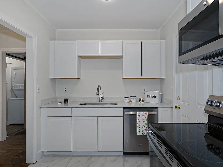 1032 Lakeview Dr — Photo 10
