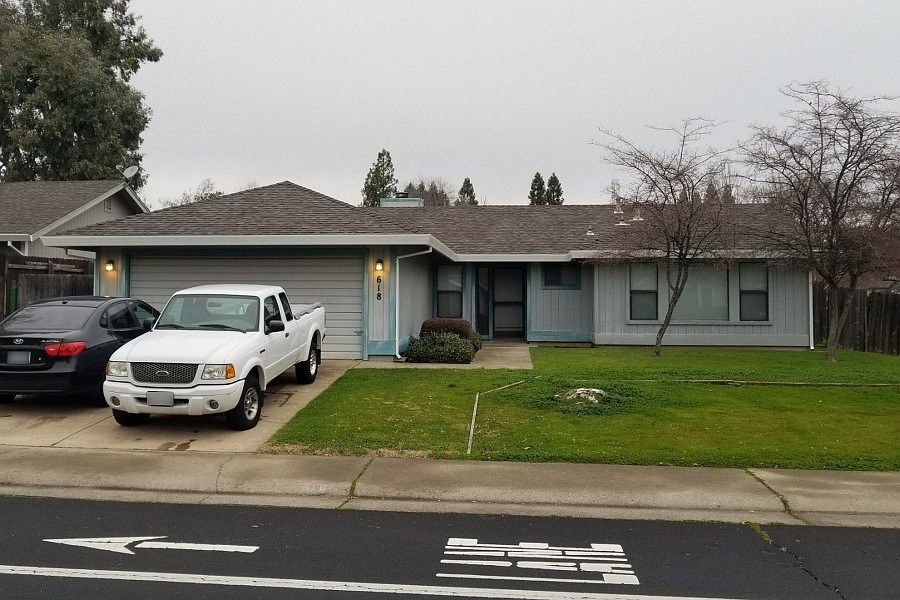 1st image of 618 Willow Creek Dr