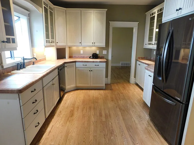 930 Ouray Ave — Photo 9