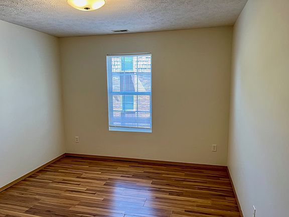5th image of 708 Arcadia Dr #4
