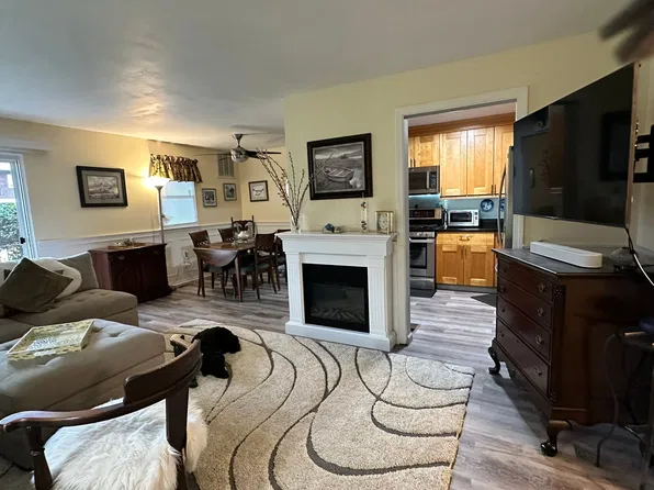 83 E Broadway Unit B, Milford, CT 06460