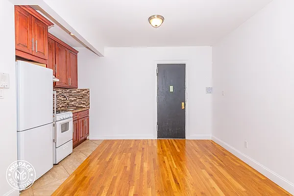Rented by MySpaceNYC | media 9