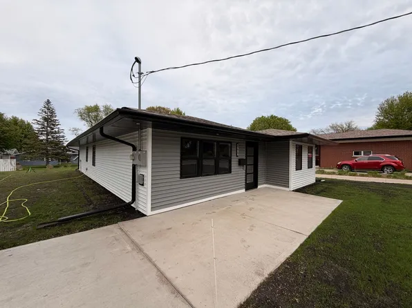1906 Floral Ave, Fort Dodge, IA 50501
