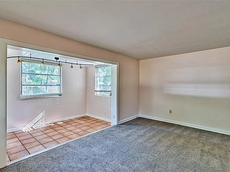 725 NW 33rd Ave — Photo 4