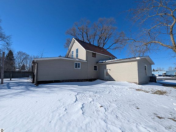 2nd image of 156 N Mackinaw Rd