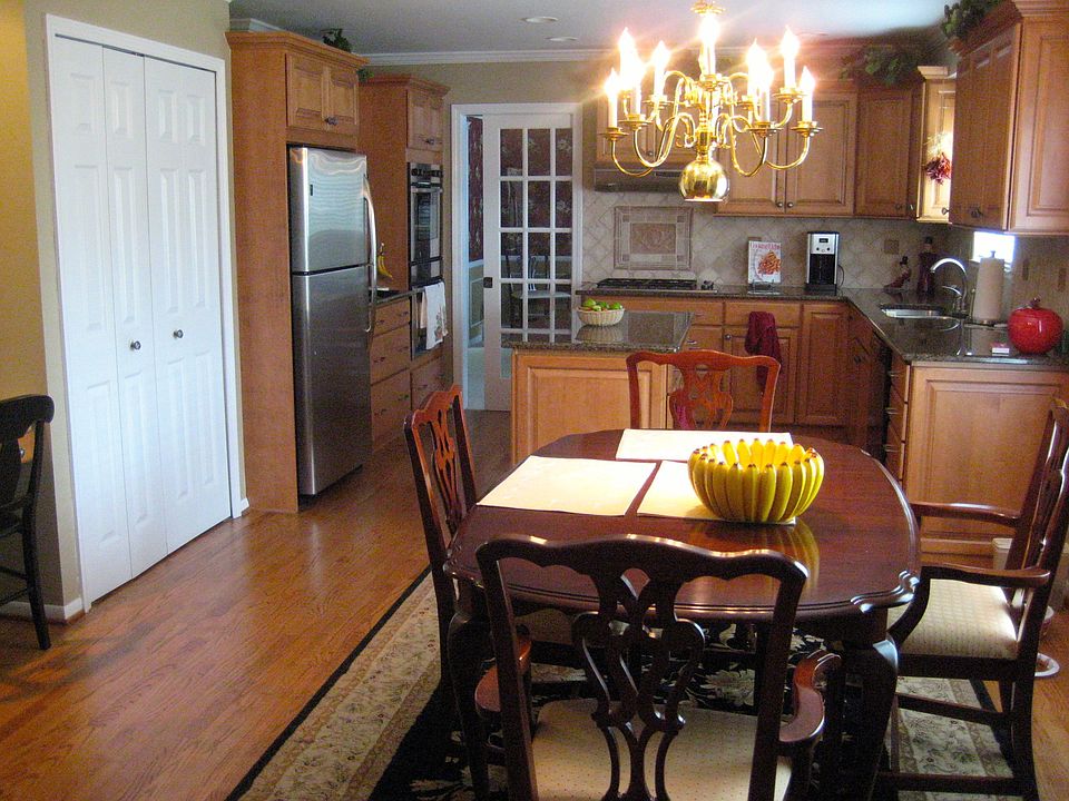 1st image of 855 Woods Ln