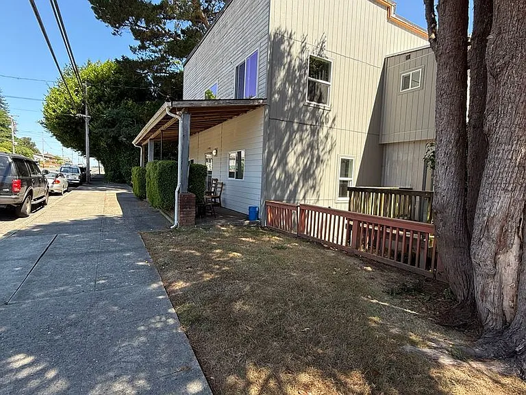 2439 Sherman Ave — Photo 6
