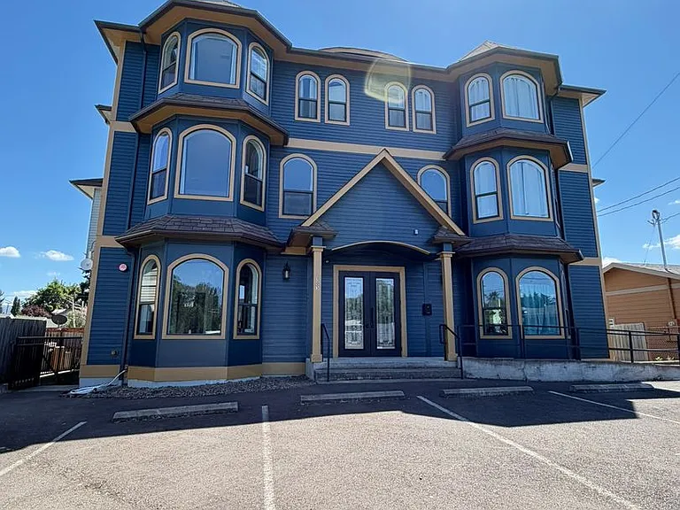 103 W Bishop Way — Photo 1