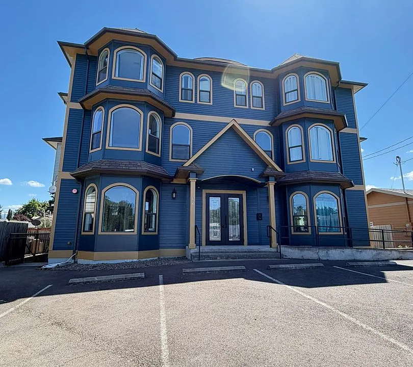 103 W Bishop Way