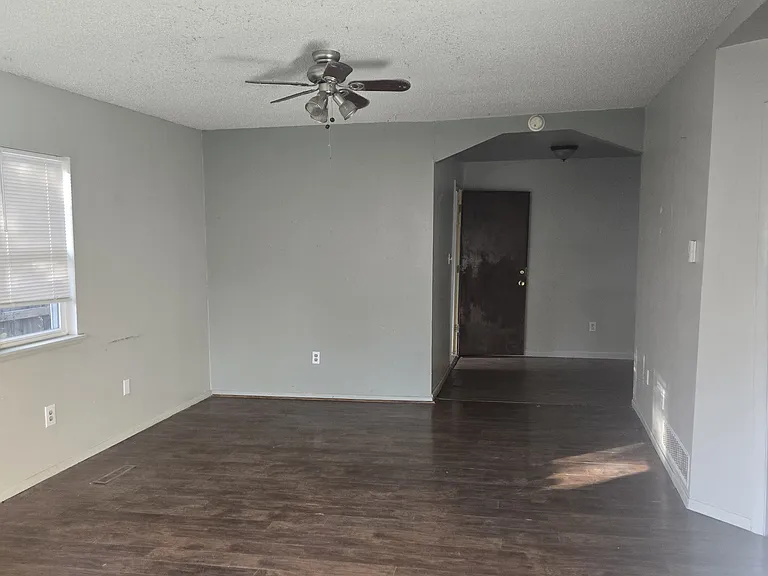 630 E Saint Vrain St — Photo 5