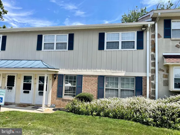 17 Belfast Dr, North Wales, PA 19454