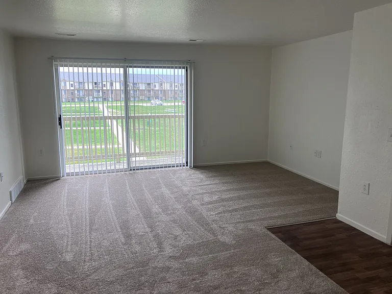 Windsor Place Apartments — Photo 76