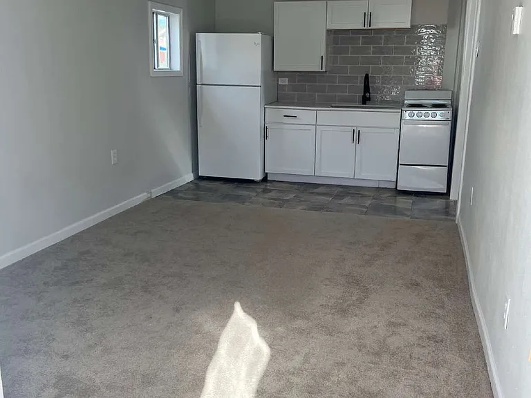 1018 E 20th St — Photo 2