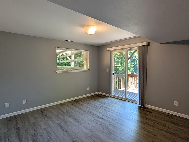 1107 NW Springer Way — Photo 24