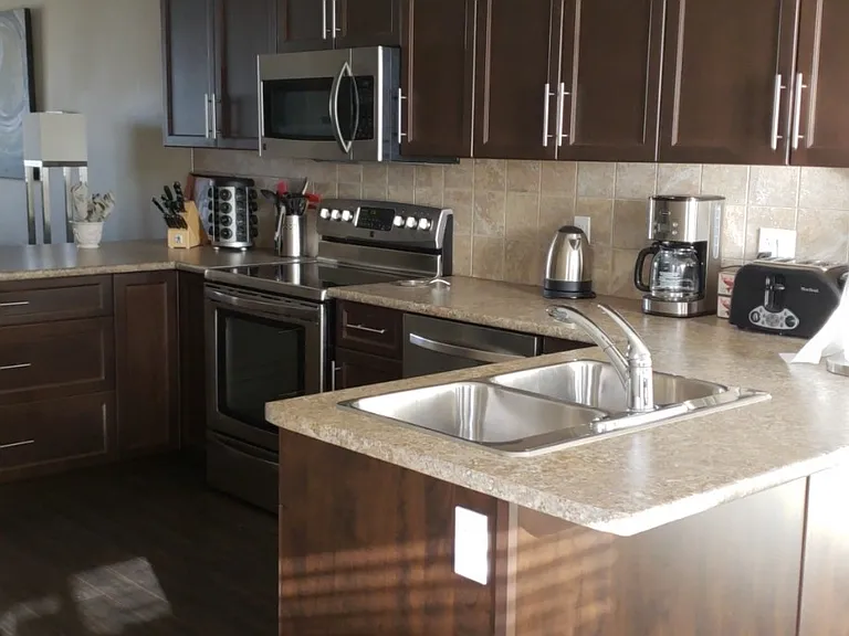 1-137 Fontaine Cres #1 — Photo 2