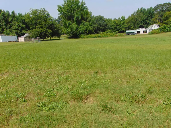 770 River Ln, Tuscumbia, AL 35674