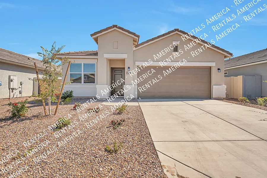 Stunning 4 Bed 2 Bath Home in Gated Community! — Photo 2